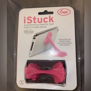 Bubble gum IStuck phone stand
